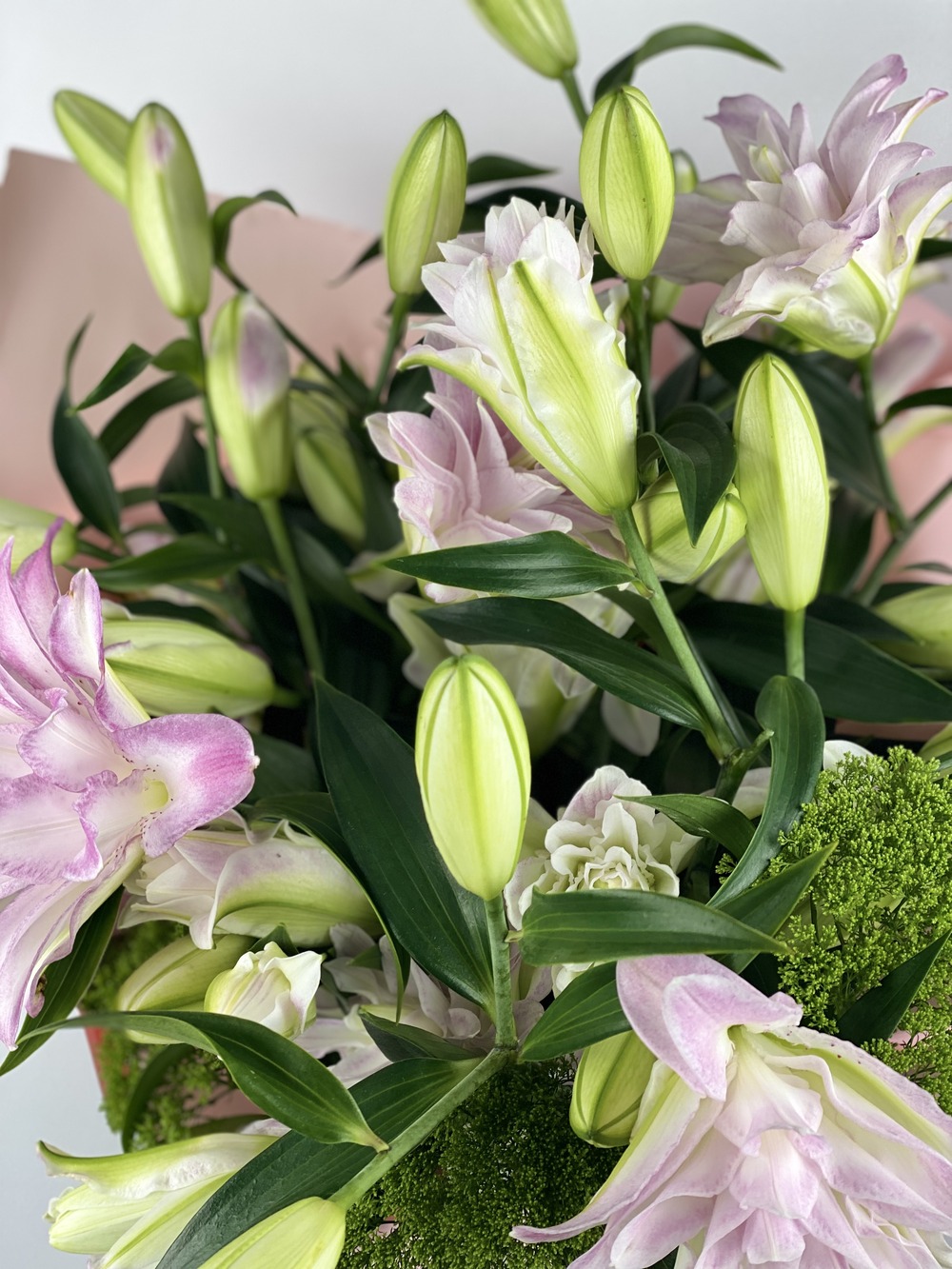 Soft Aura Lilyum Buketi