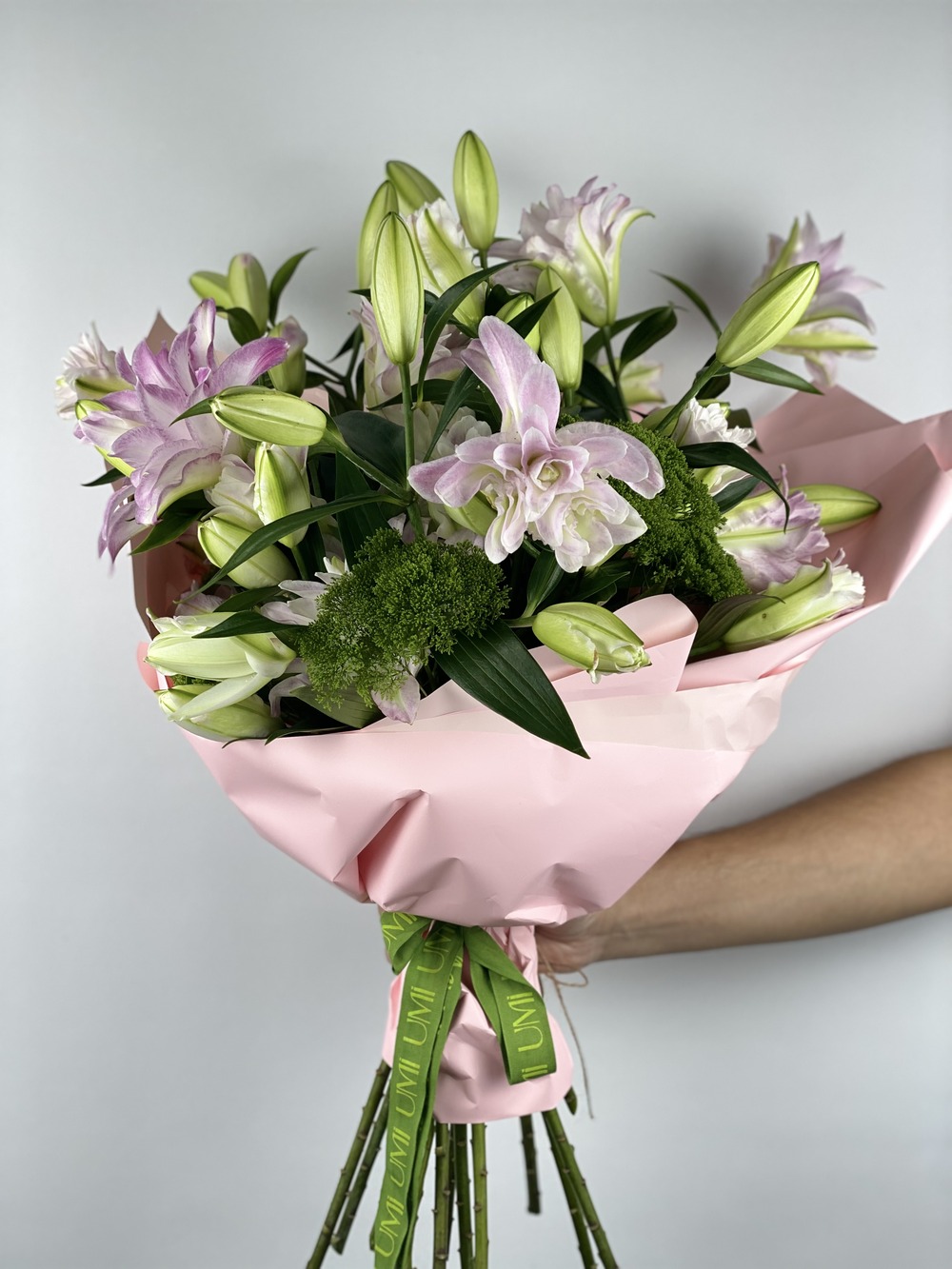 Soft Aura Lilyum Buketi