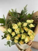 Whispers of Romance Mini Kalpli Gül Buketi
